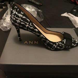 Ann Taylor Jolie Tweed Bow Pump